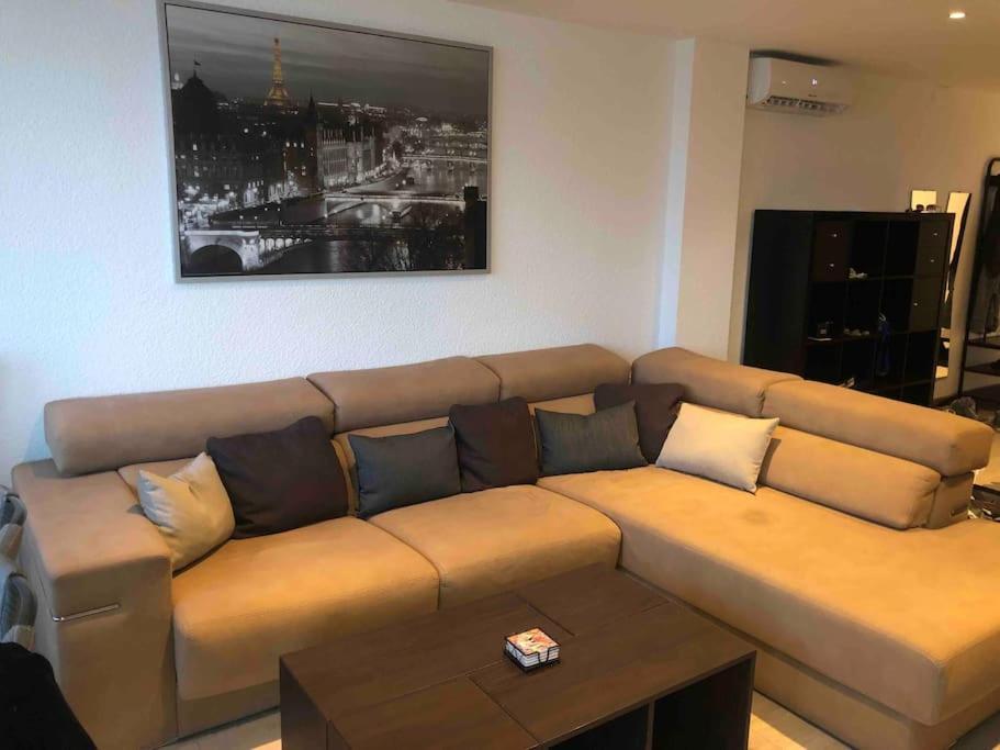 70 Sqm Apartment With Seaview In Arenales Del Sol. Exterior photo